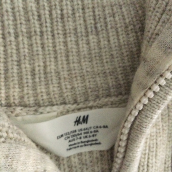 Boys basic turtle neck, half zip fall sweater. - Picture 4 of 4